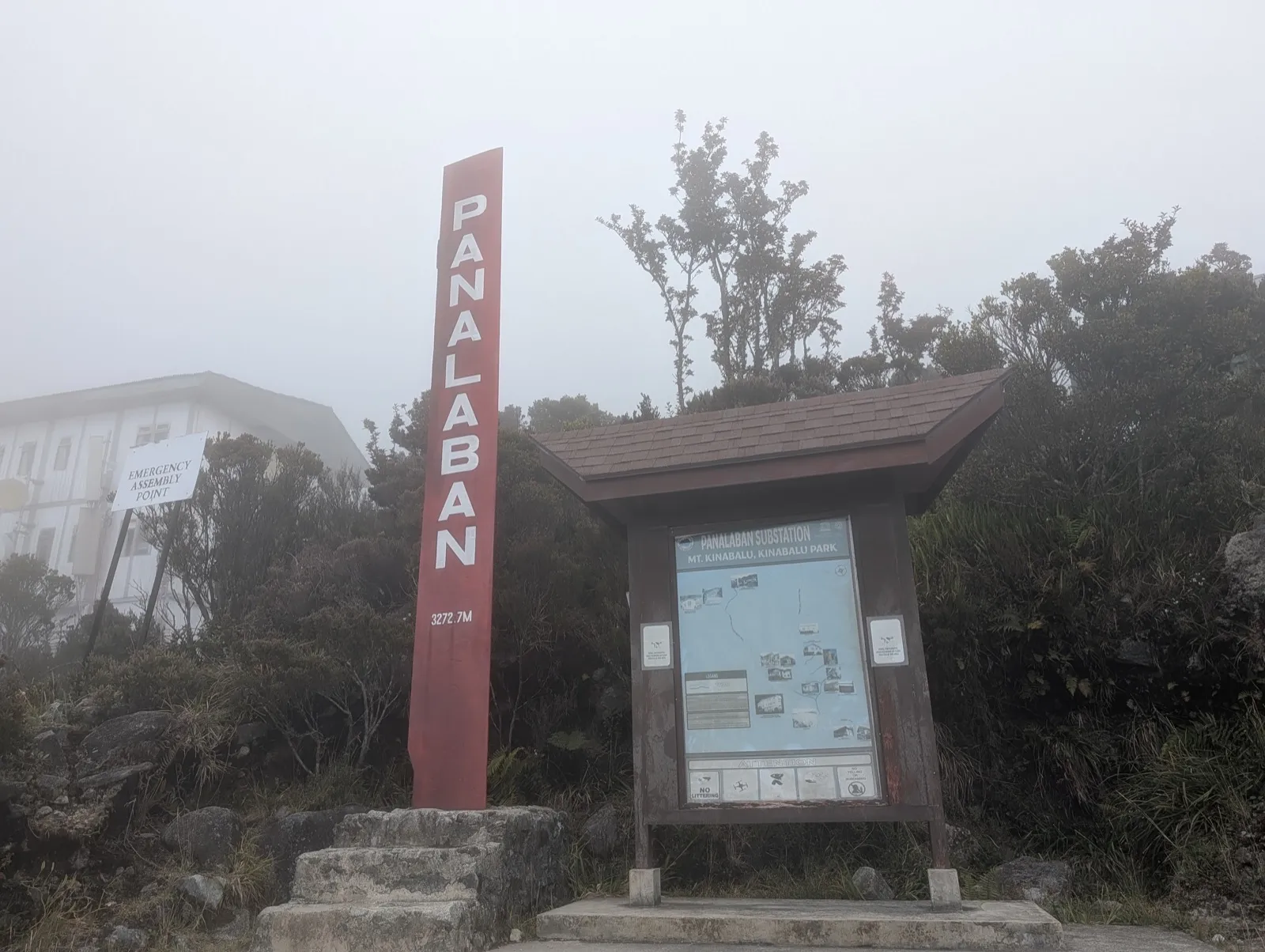 Sign for the Panalaban (Laban Rata) area, 3,272.7m