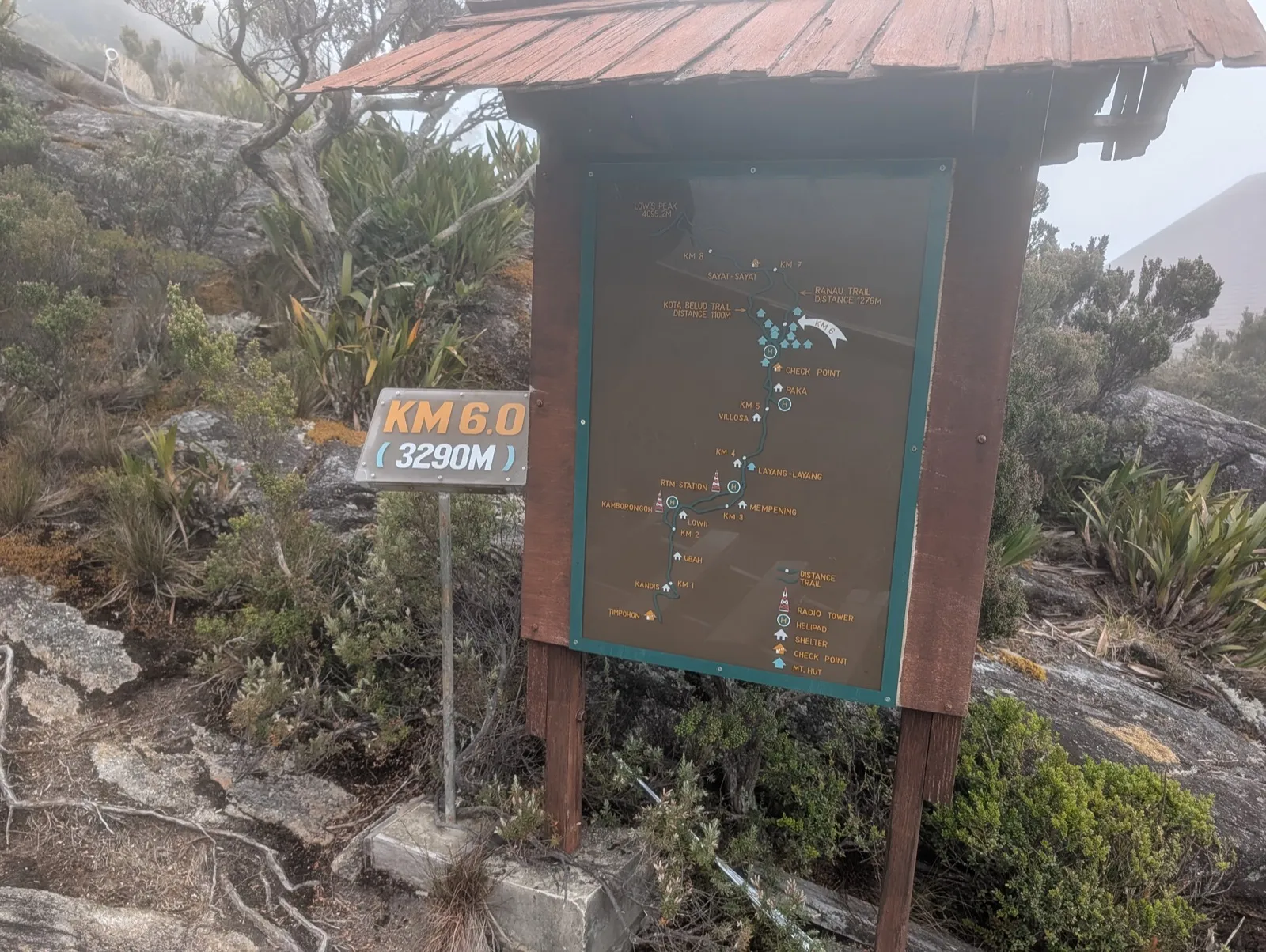 KM 6.0 distance marker, elevation 3,290m